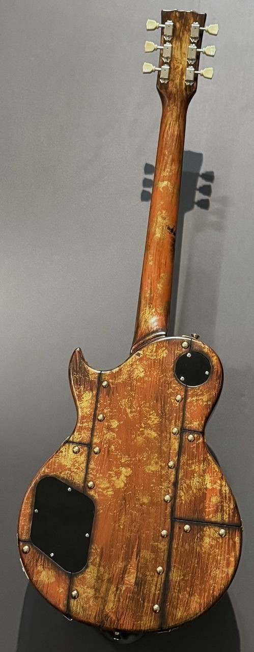 Martper Guitars LP Apocalipse: Overwhelming steampunk feel, 4.07kg