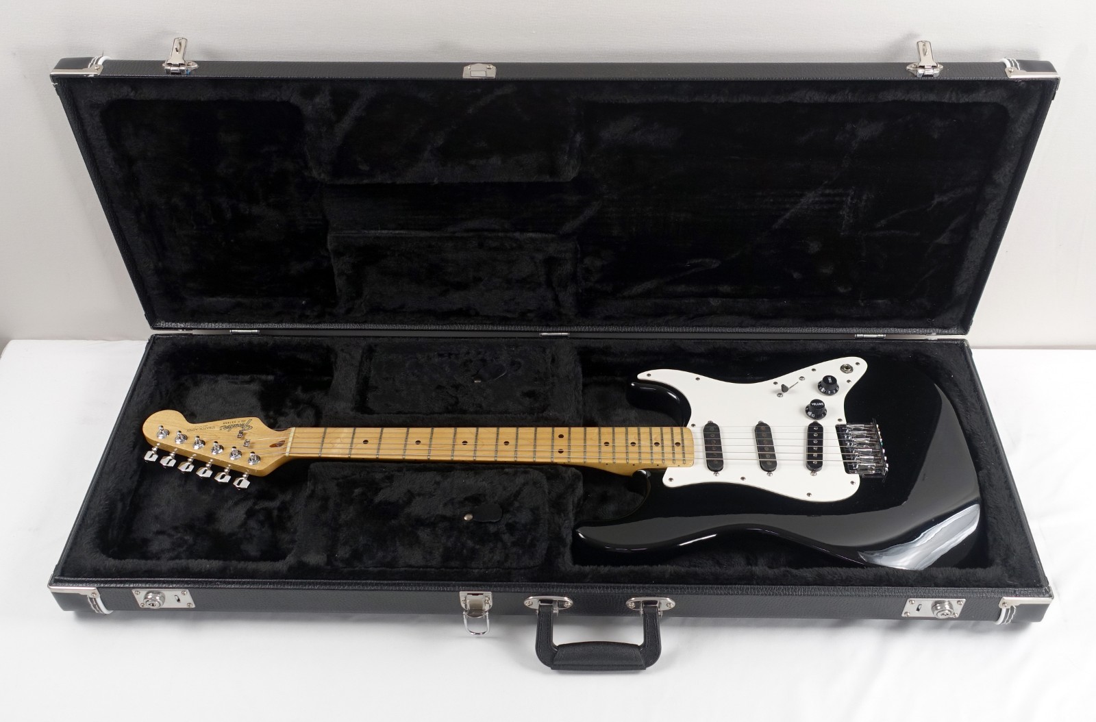 1983 Fender 2 Knob Stratocaster Black Rare Hardtail with Hardshell Case