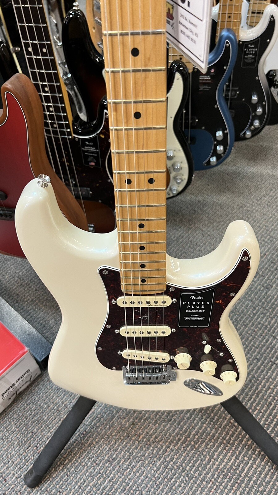FENDER PLAYER PLUS STRATOCASTER