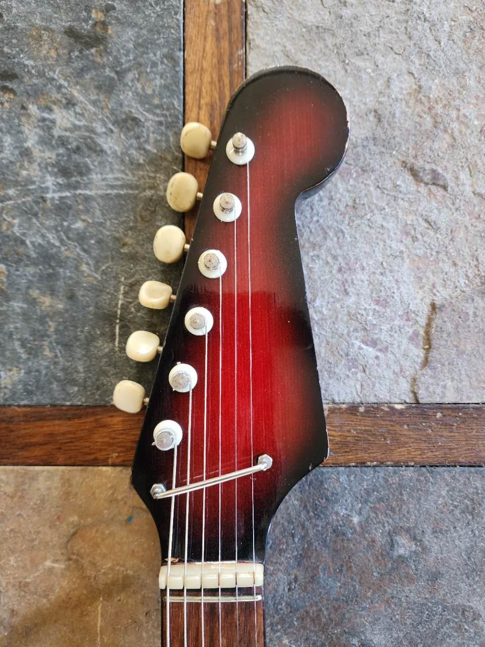 Kimberly Teisco vintage MIJ double-cut gold foil 60s – red burst