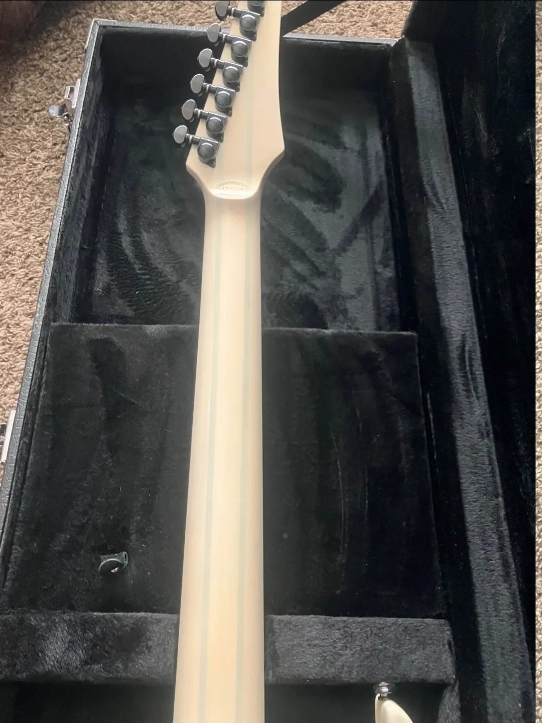 7 String Electric Guitar – Agile Septor Elite 727 with Hard Case