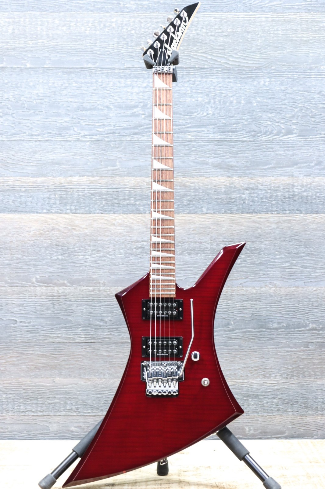 Jackson Kelly KE3 Pro Series Transparent Red Flame Maple Top El. Guitar w/Bag