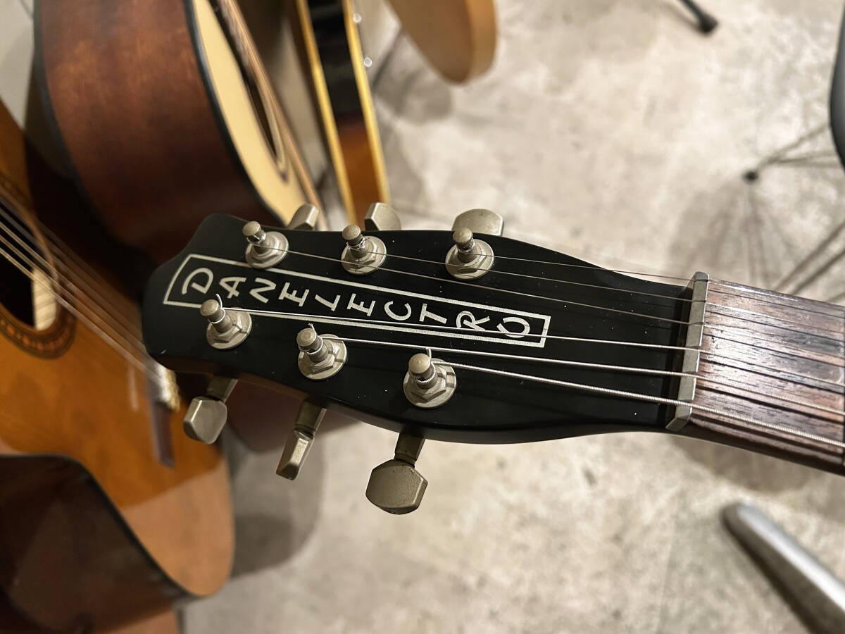 Danelectro Dano 63 Good Silvertone 145 60S Retro Cool Ringy Warm Sound Model