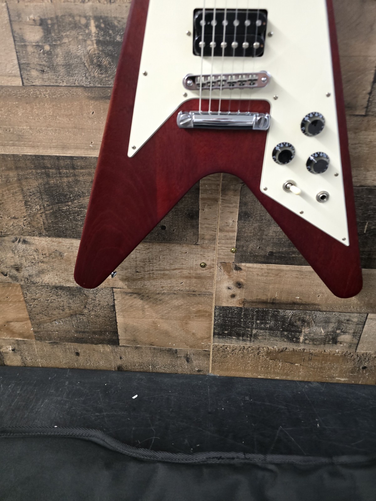 2007 Gibson Flying V – Faded Cherry W/Bag 6.6 Lb