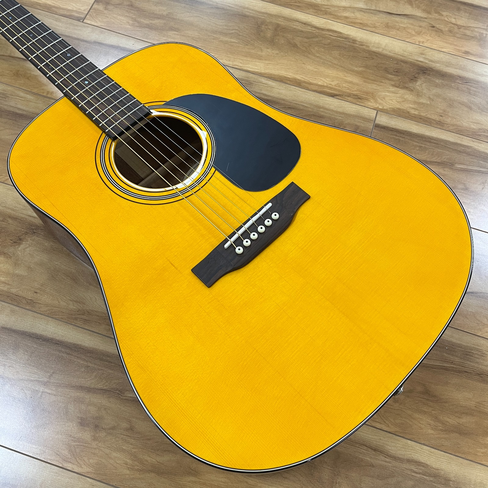 Vintage Yellow Dreadnought Acoustic Guitar Solid Spruce Top Mahogany Back Side