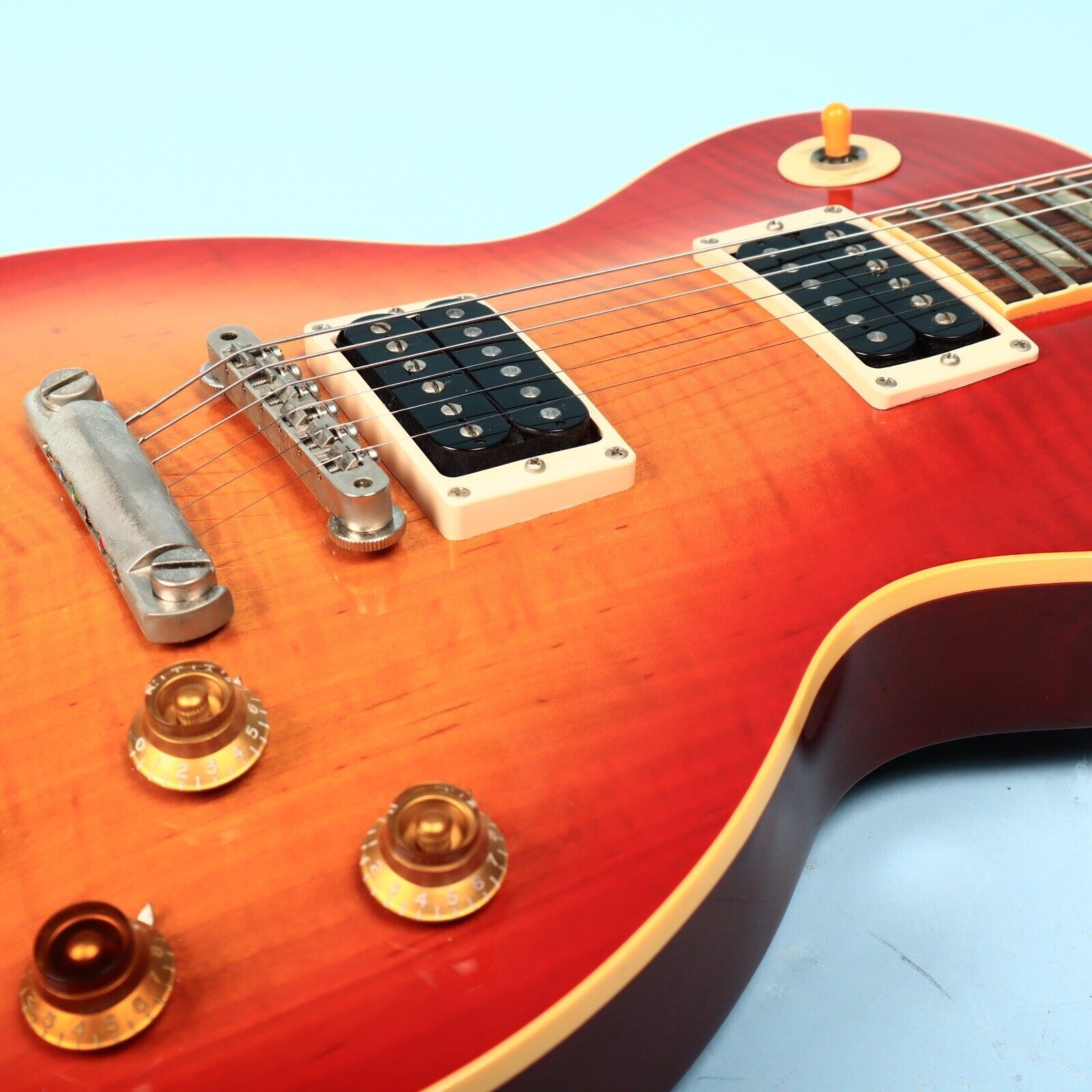 1995 Gibson Les Paul Classic Heritage Premium Sunburst Electric Guitar