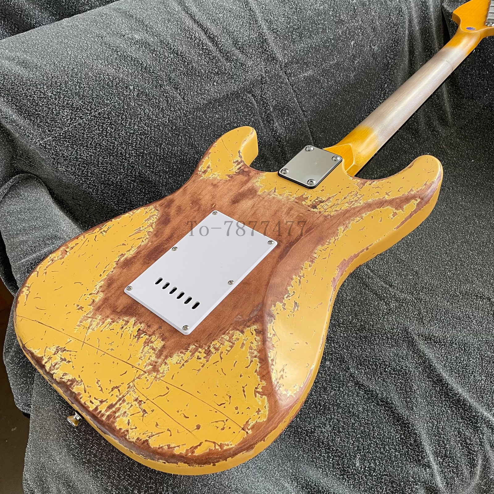 Vintage ST Electric Guitar 3S Pickups Rosewood Fretboard Tremolo Bridge Yellow