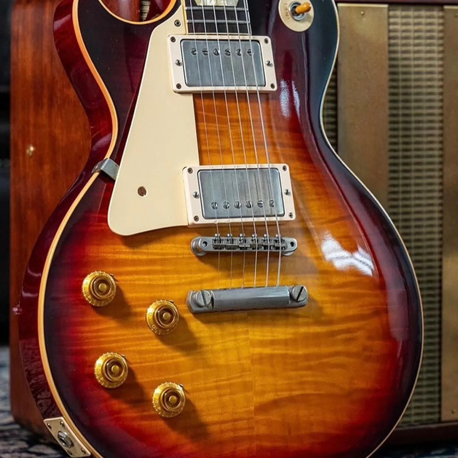 ElectricGuitar LeftHand Tobacco Burst Nitro Finished ChromeParts Cream Pickguard