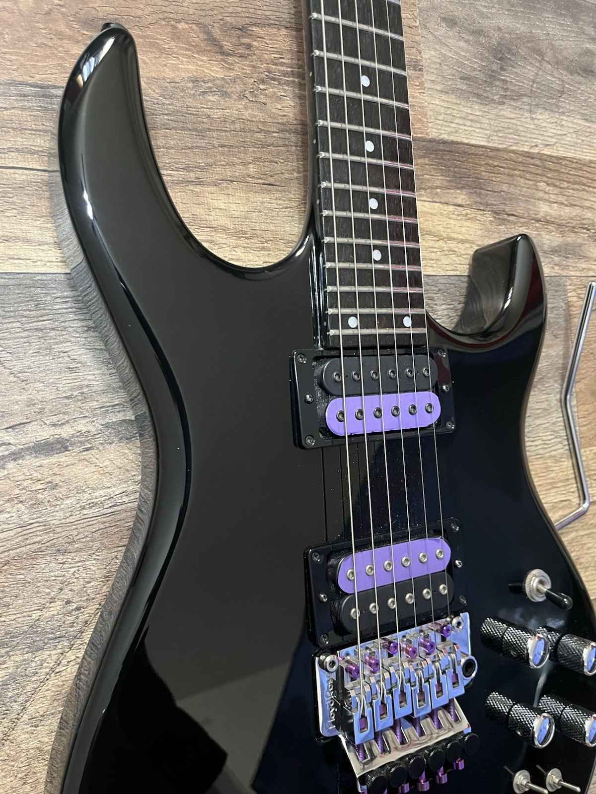 90’s Carvin DC-127 Reverse Floyd Rose Electric Guitar – Black