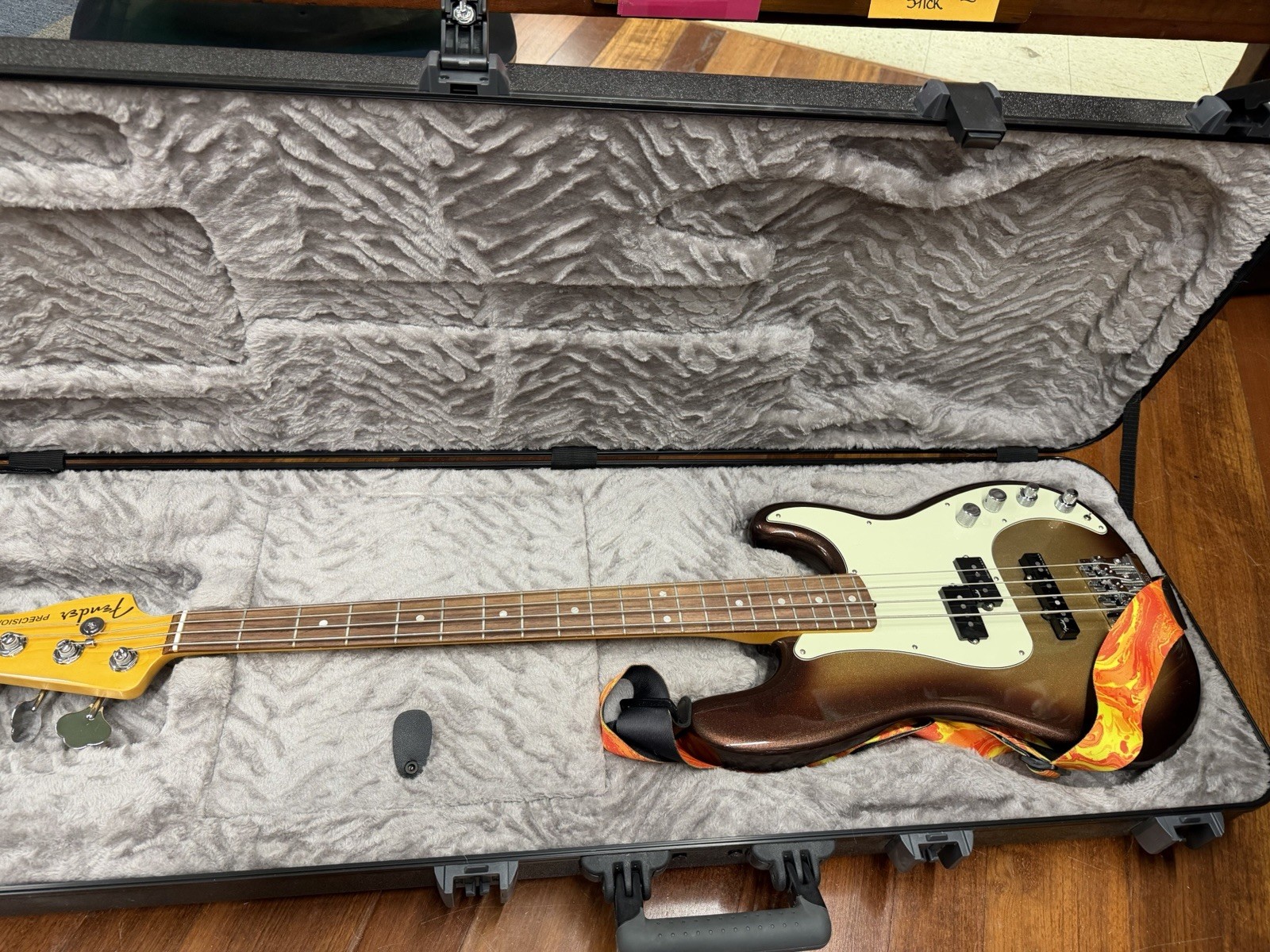 Fender Am Ultra Pbass, Mch Bst Rf Sn