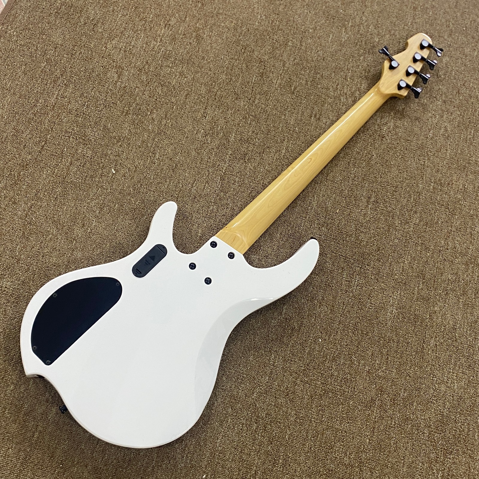 Minimalist Bass Guitar Flawless White Gloss Finish 5-String Flash Bargain