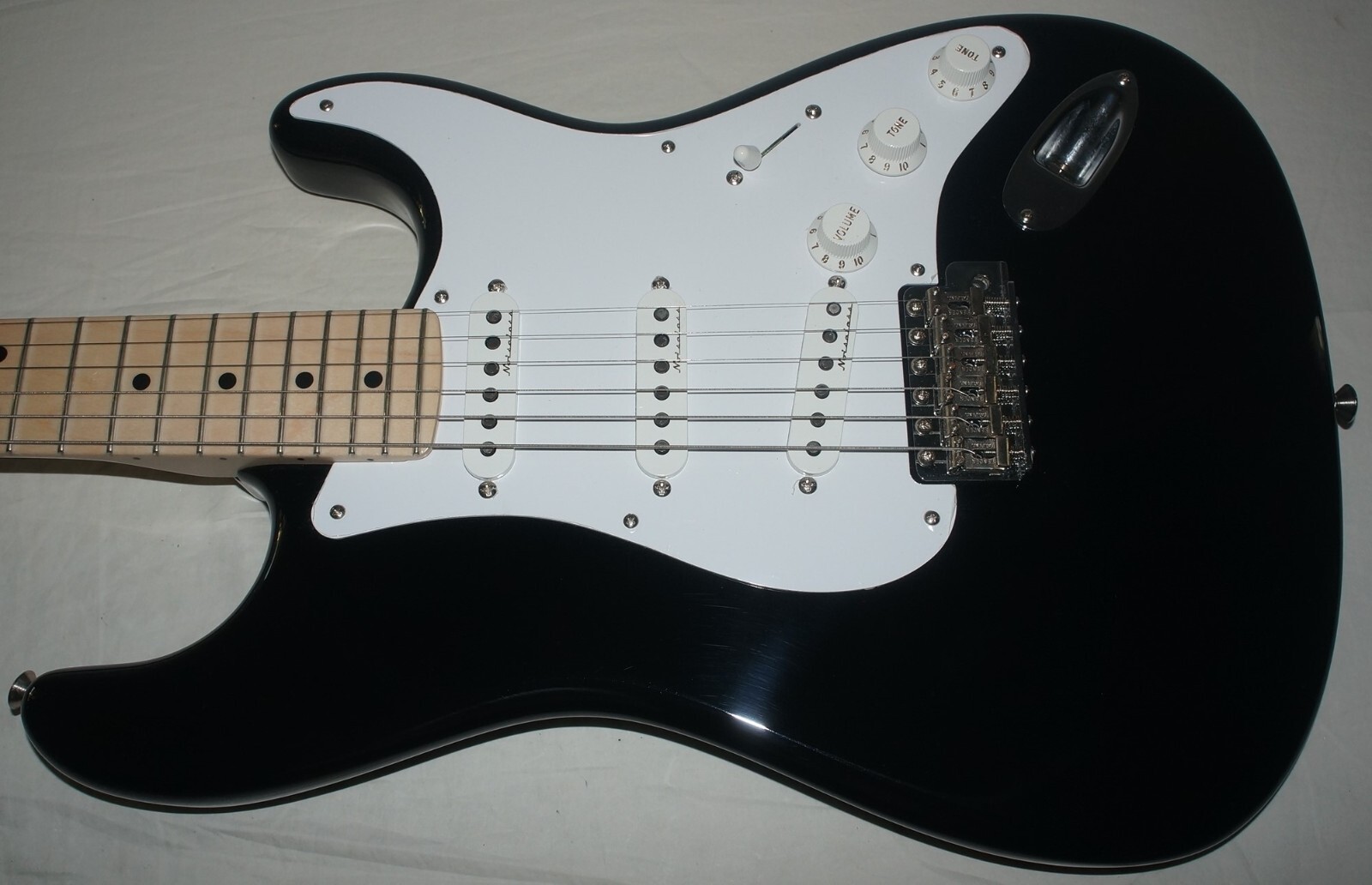 Authentic Fender Custom Shop Eric Clapton Signature Stratocaster Guitar -Blackie