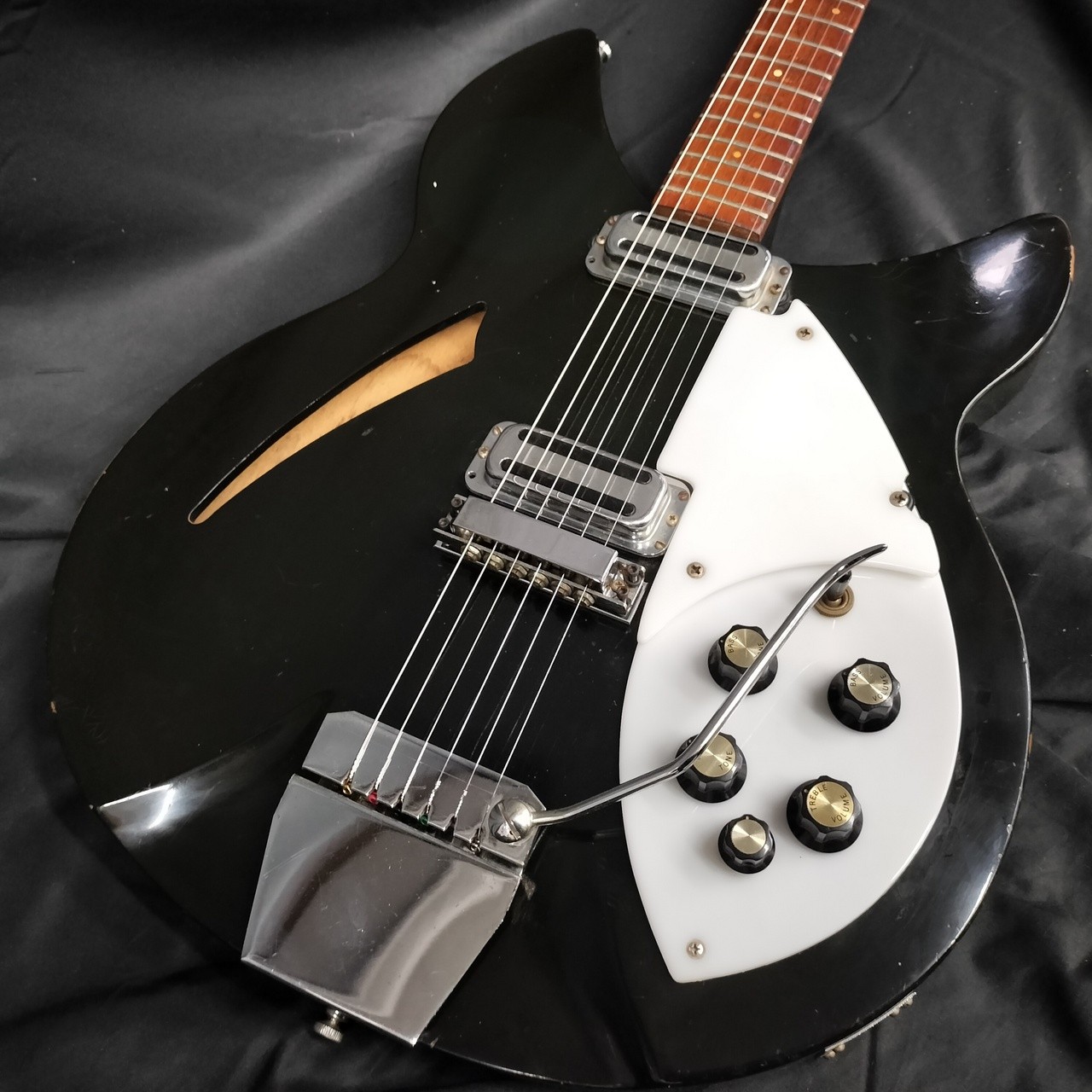 Rickenbacker 335 / Jetglo (1968) Used Electric Guitar