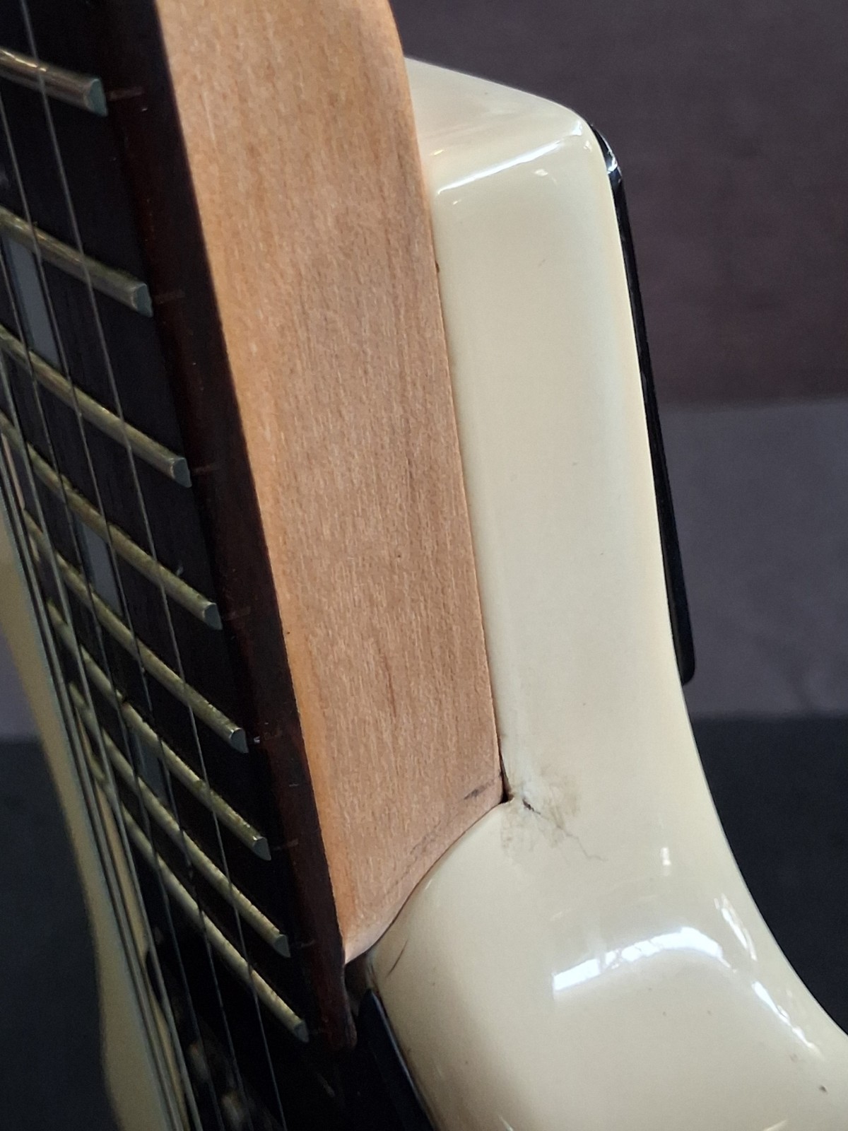 Alvarez Dana II Triple Force Cream/White W/Scoop Neck *** FREE SHIPPING ***