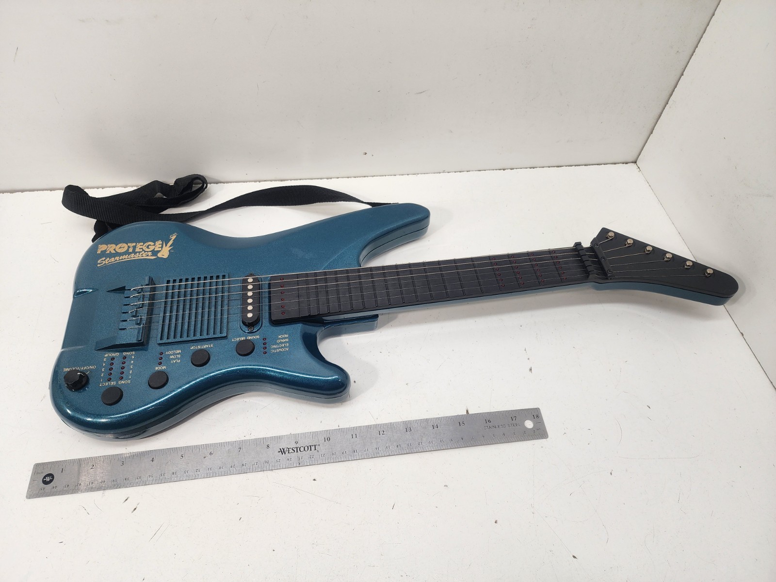 VINTAGE PROTEGE STARMASTER ELECTRIC GUITAR TOY FOR PARTS/REPAIR