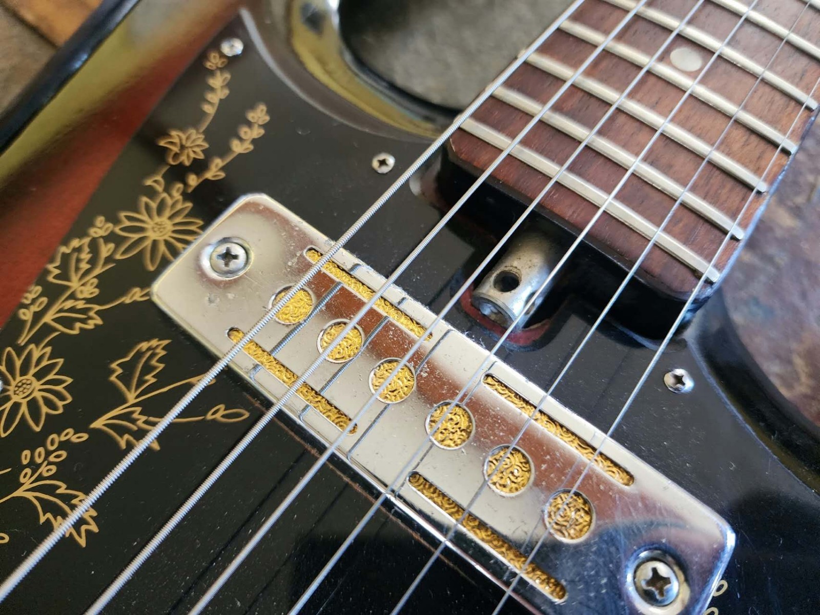 Kimberly Teisco vintage MIJ double-cut gold foil 60s – red burst