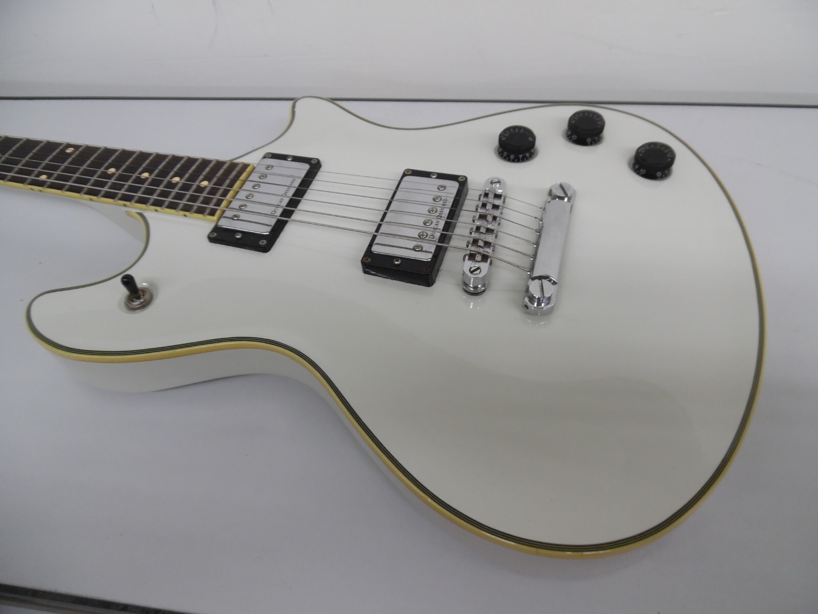 Schecter Diamond Series Tempest Standard Electric Guitar With Case