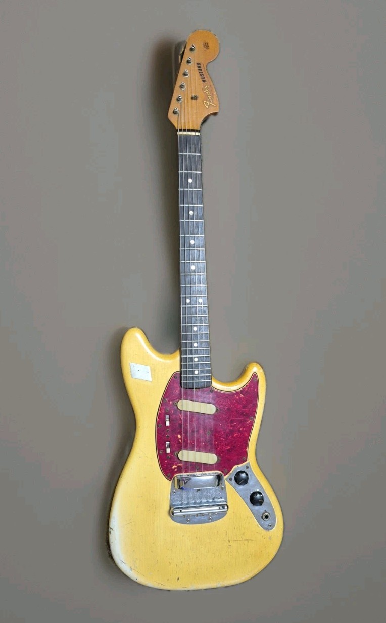 1966 Fender Mustang Vintage Offset Guitar Olympic White w/ Original Case