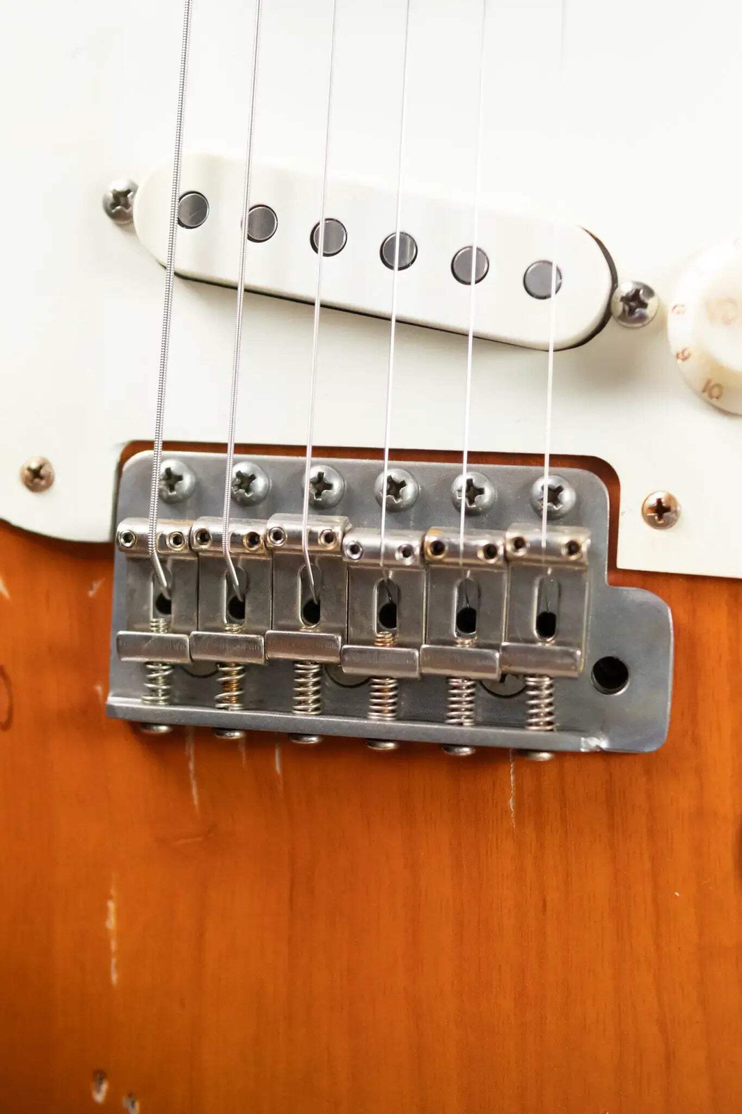 Nash S-57 Electric Guitar – 2-Tone Sunburst with Hardshell Case