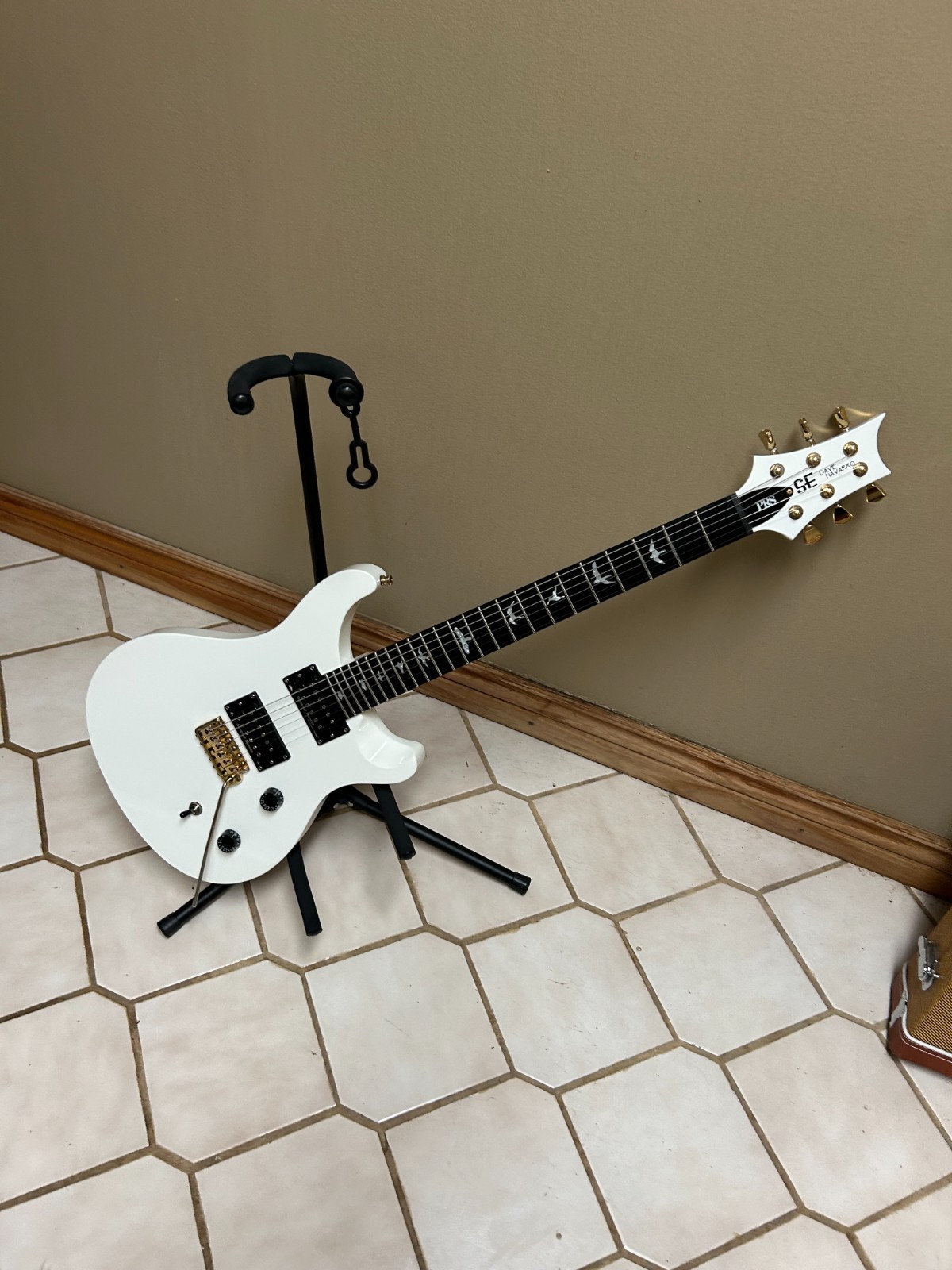 PRS DAVE NAVARRO SE IN JET WHITE WITH SEYMORE DUNCAN PEARLY GATES PICKUPS.