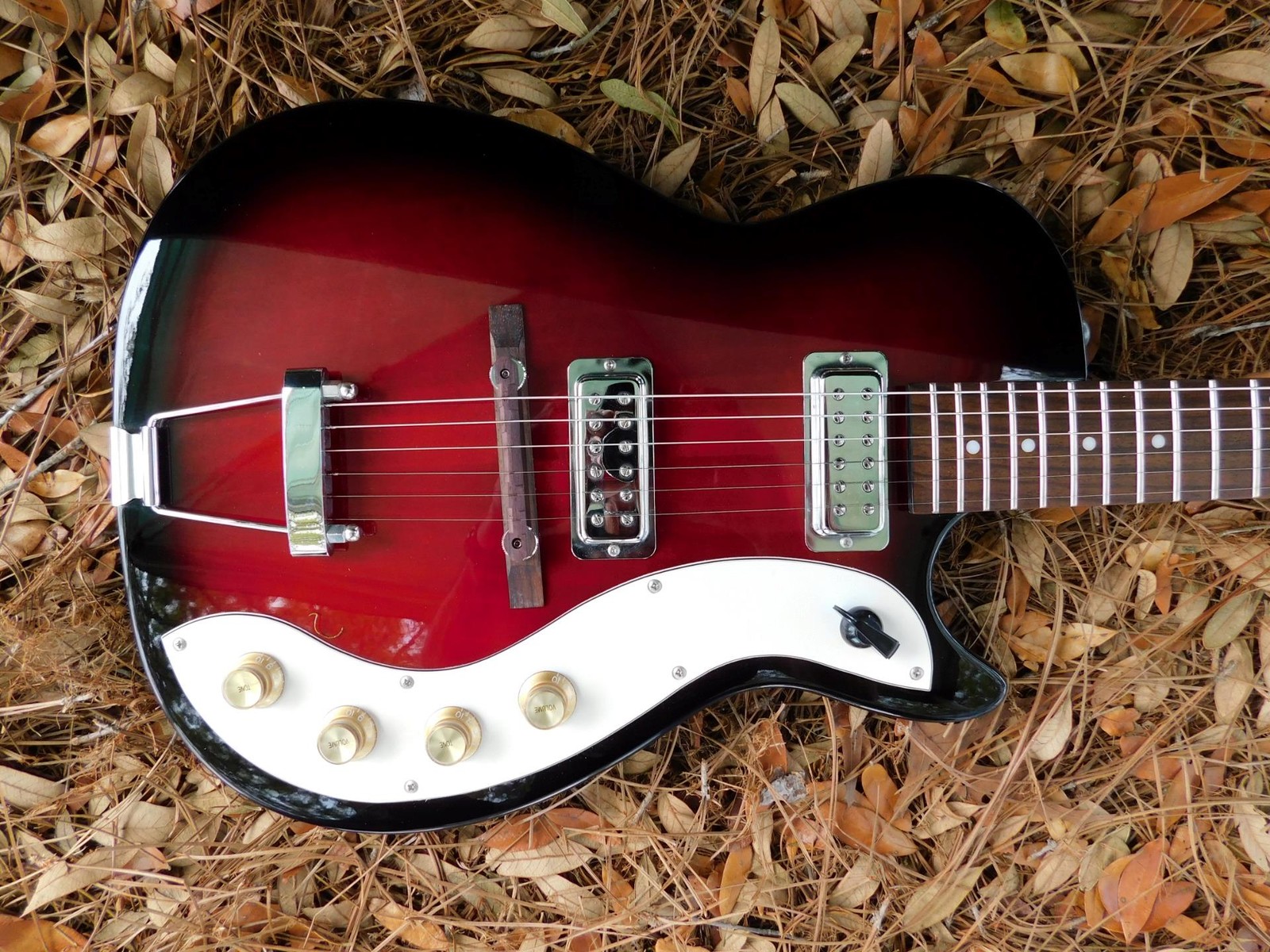 Jay Turser JT-1423, 60’s Style Electric Guitar, Capacitors Upgraded, Very Nice