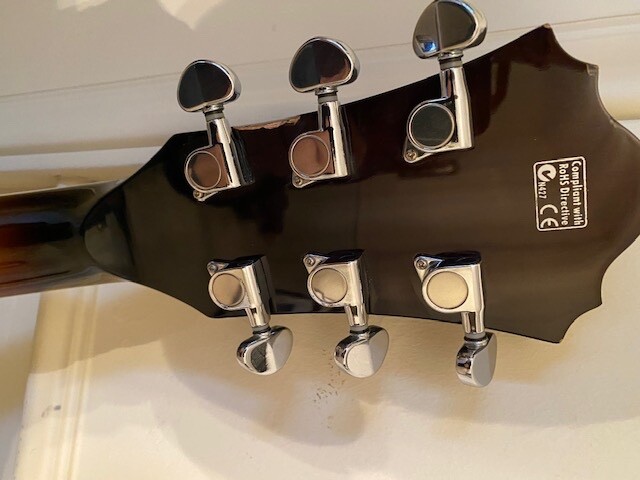 IBANEZ ARTCORE AF86 VLS-12-01  2006   Near Perfect Condition Perfect tone.
