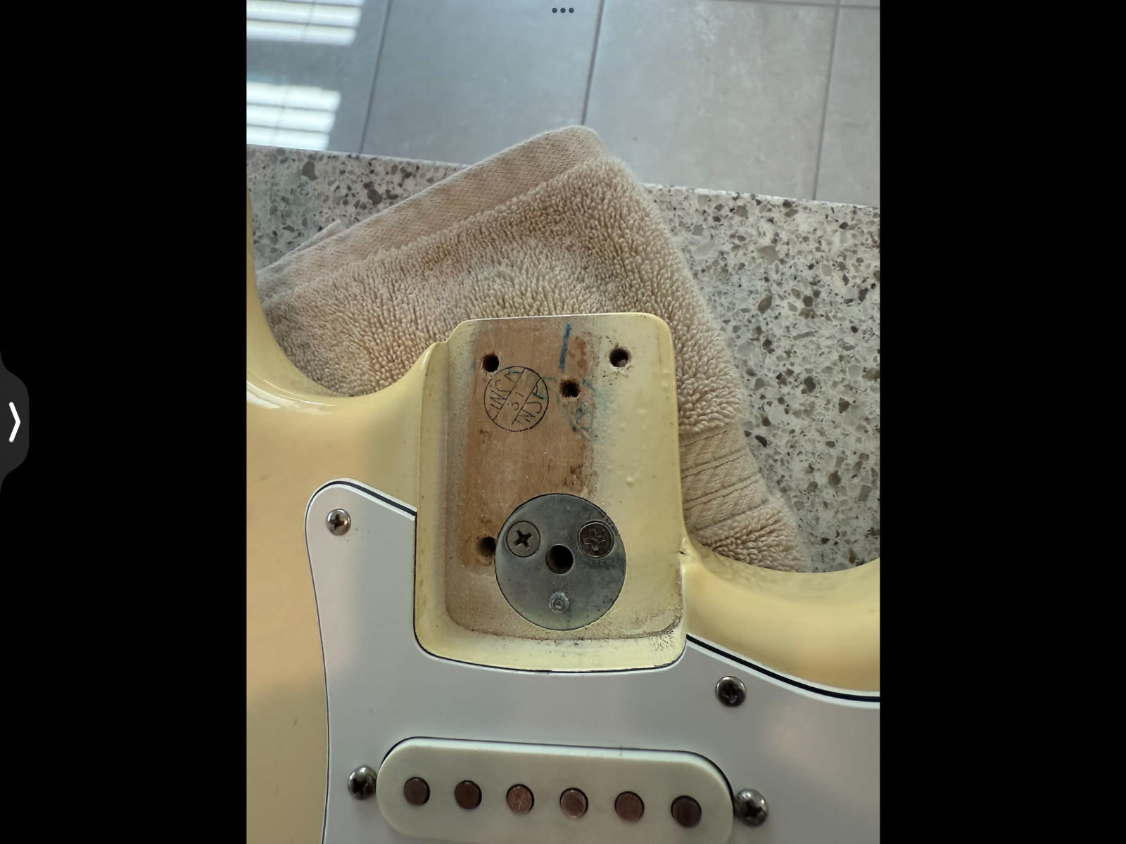 FENDER STRATOCASTER 1974-75 WHITE SUPER CLEAN ALL ORIGINAL EXAMPLE