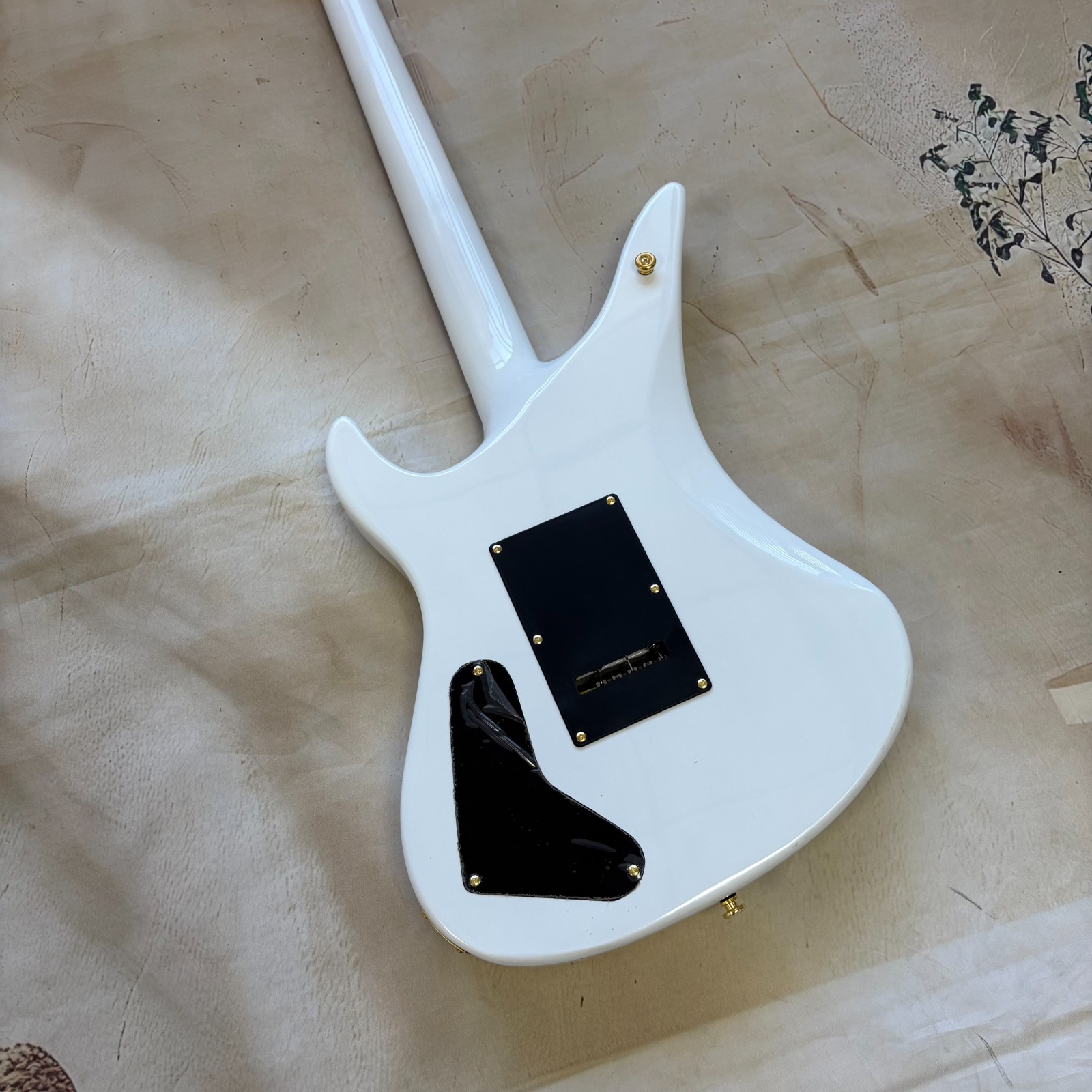 White Synyster Gates Electric Guitar Rosewood Fingerboard Solid Body