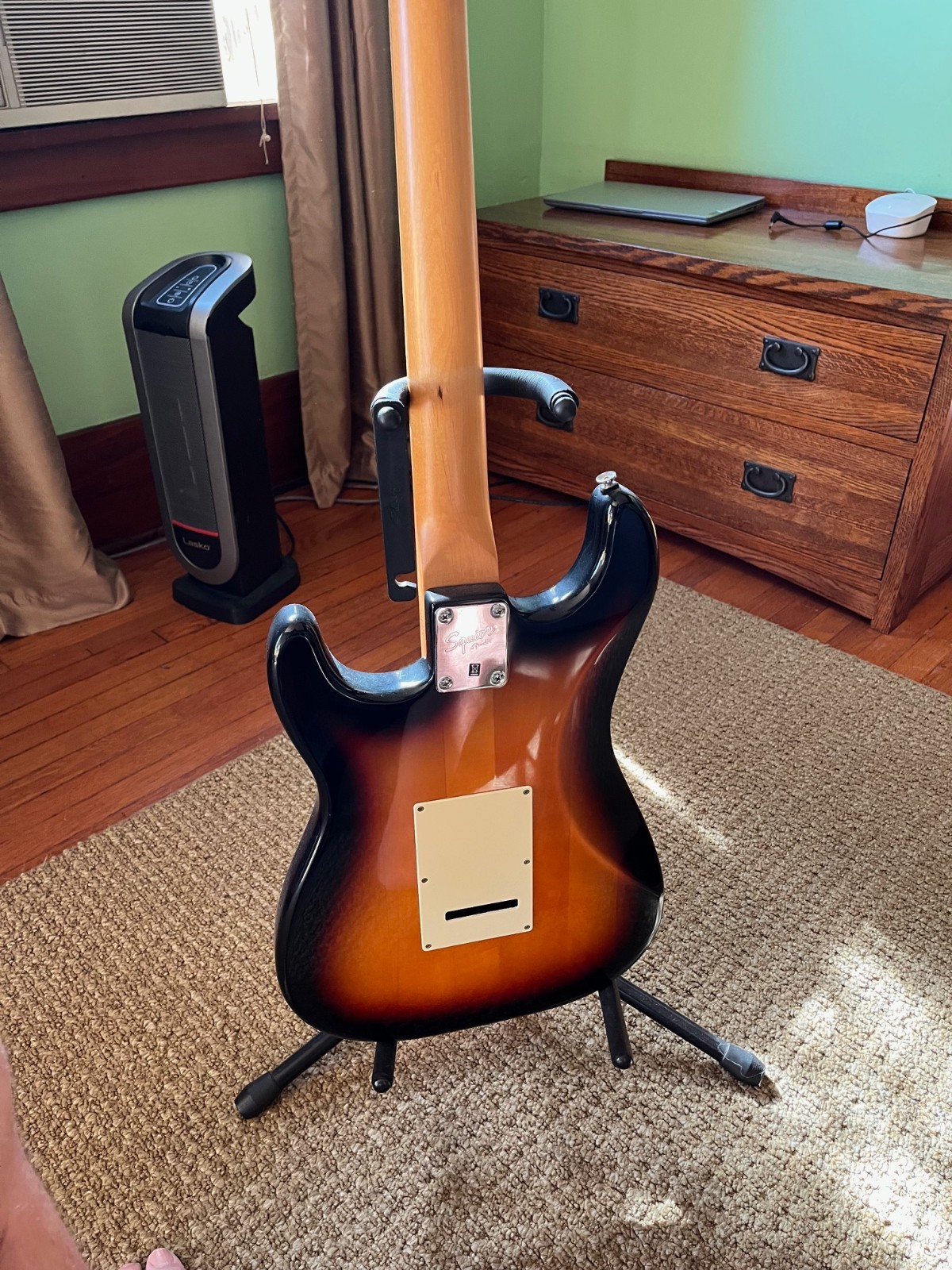 2009 Fender Squire Classic Vibe ’60s Stratocaster Electric Guitar 3-Color Sunbur