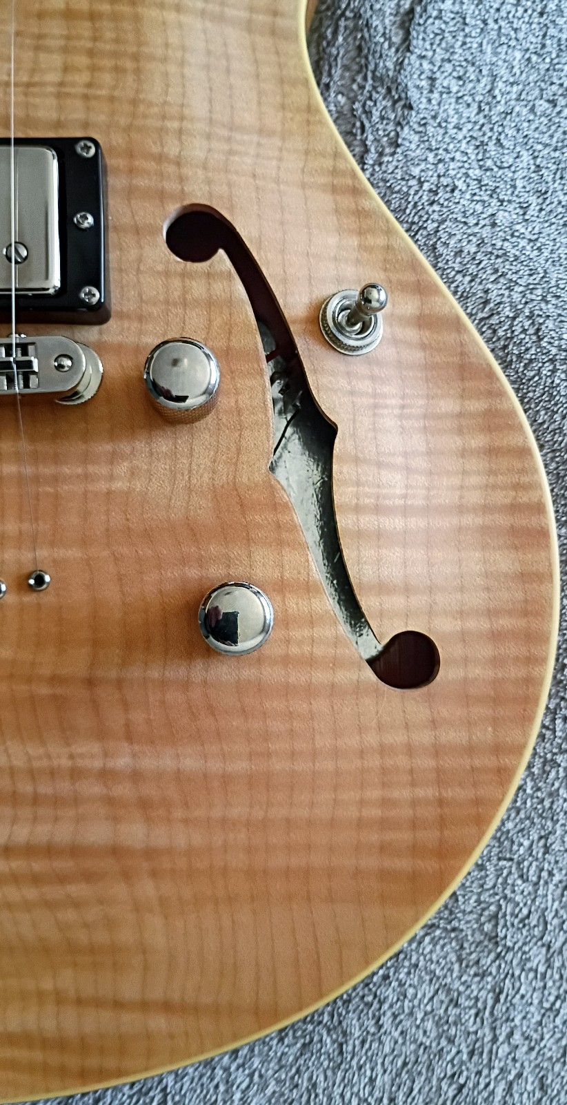 Diamond (DBZ) Monarch Semi-Hollow (Korea) Flame Maple ~ Seymour Duncan’s ~ OHSC