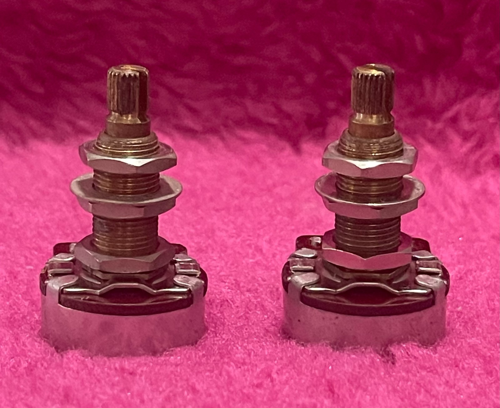 Gibson Les Paul Custom, Standard 1984 CTS 500K Long Shaft Audio Potentiometers