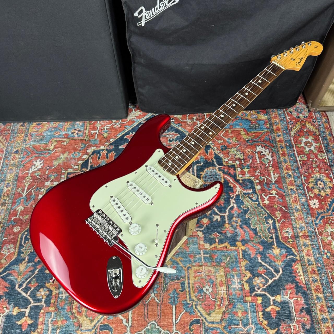 Fender 75th Anniversary Traditional II 60’s Stratocaster Candy Apple Red – 2021