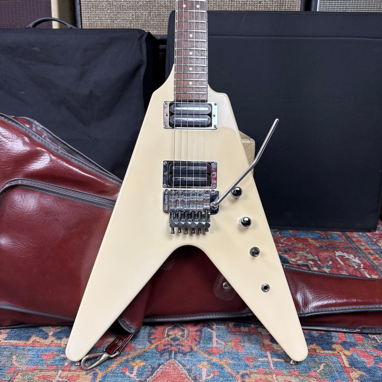 Fernandes Flying V Model BSV-70 Short Scale Heavy Metal Version – 1985