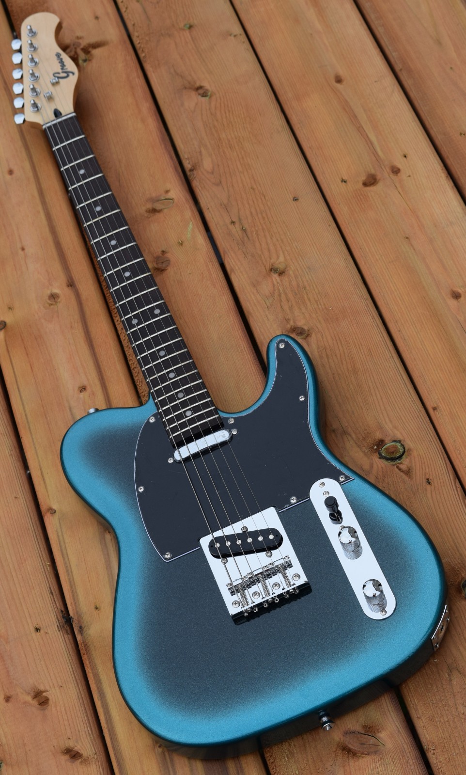Electric Guitar Groove TM Canadian Brand Poplar Wood Body ( Into 5 Colors )