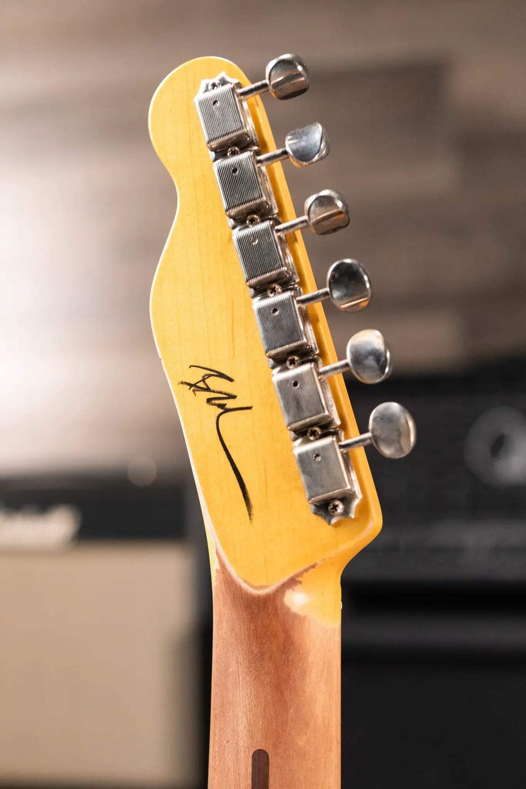 Nash T-52 Ash Body Light Aged Electric Guitar – Butterscotch Blonde with Hardshe