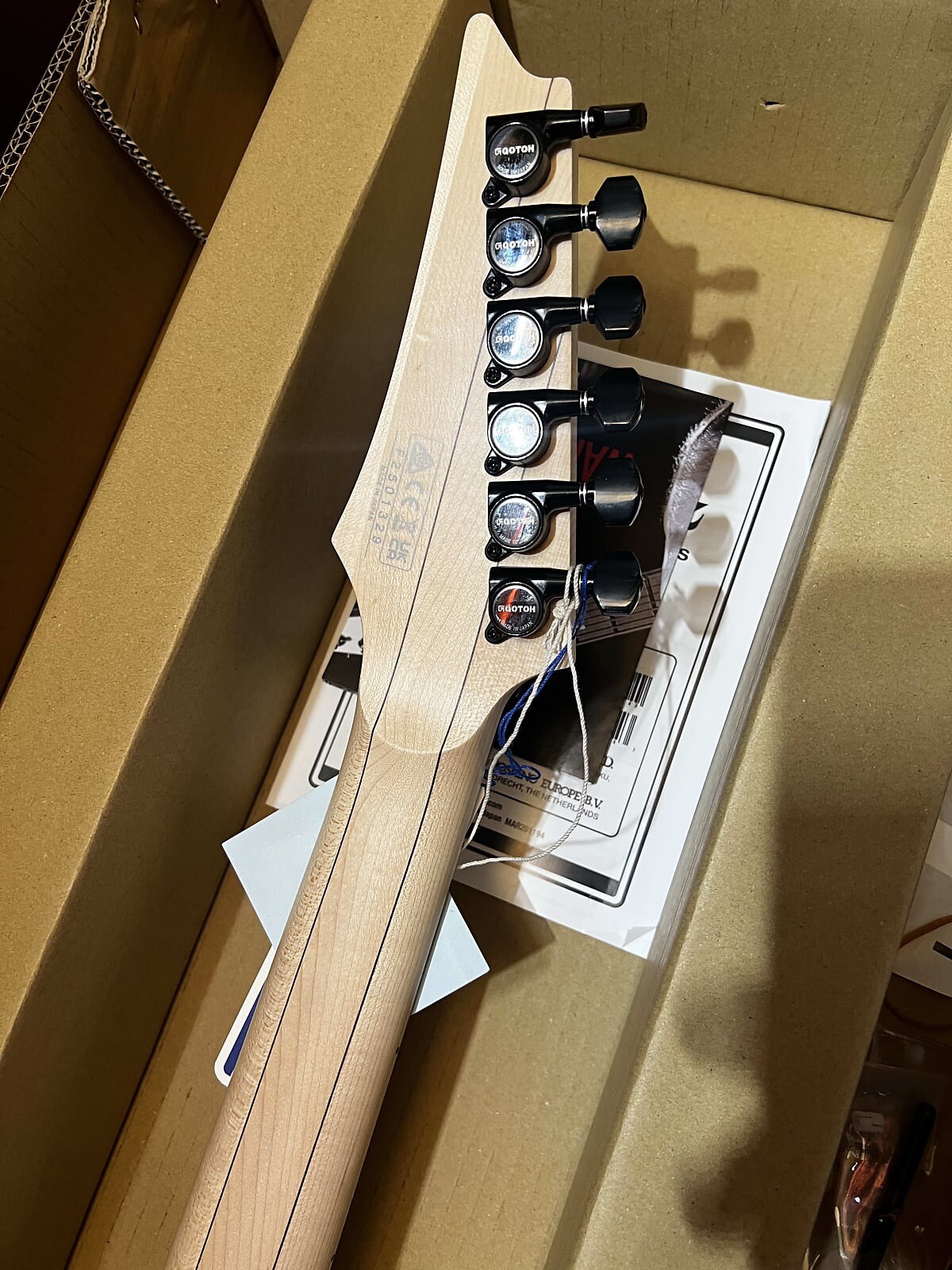 Ibanez RG550-EB Genesis Collection – Electric Blue
