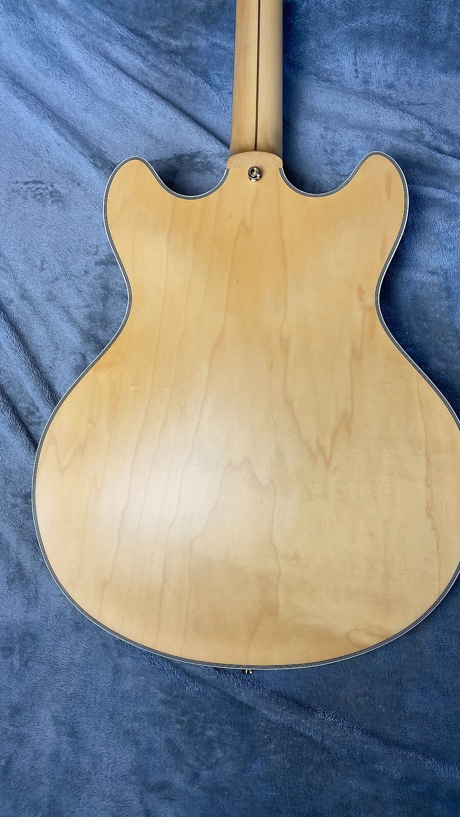 D’Angelico Deluxe DC Semi-hollowbody Electric Guitar – Satin Honey – full size