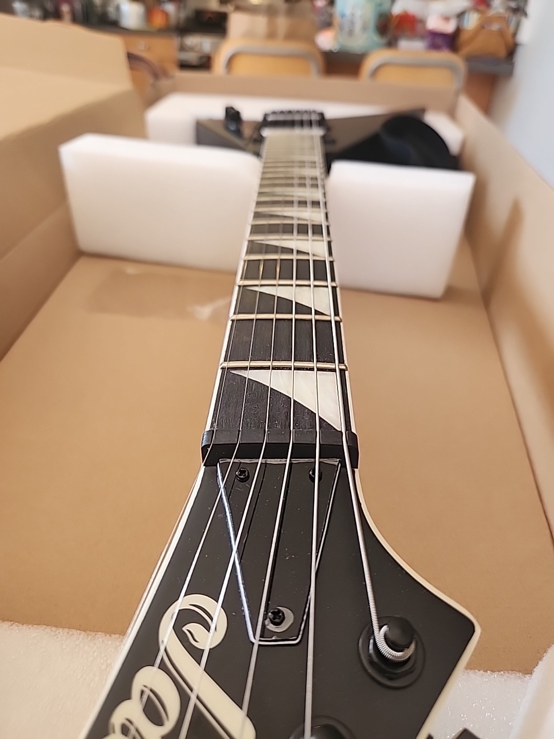 Jackson Js32t JS Series Rhoads Amaranth Fingerboard Satin Black