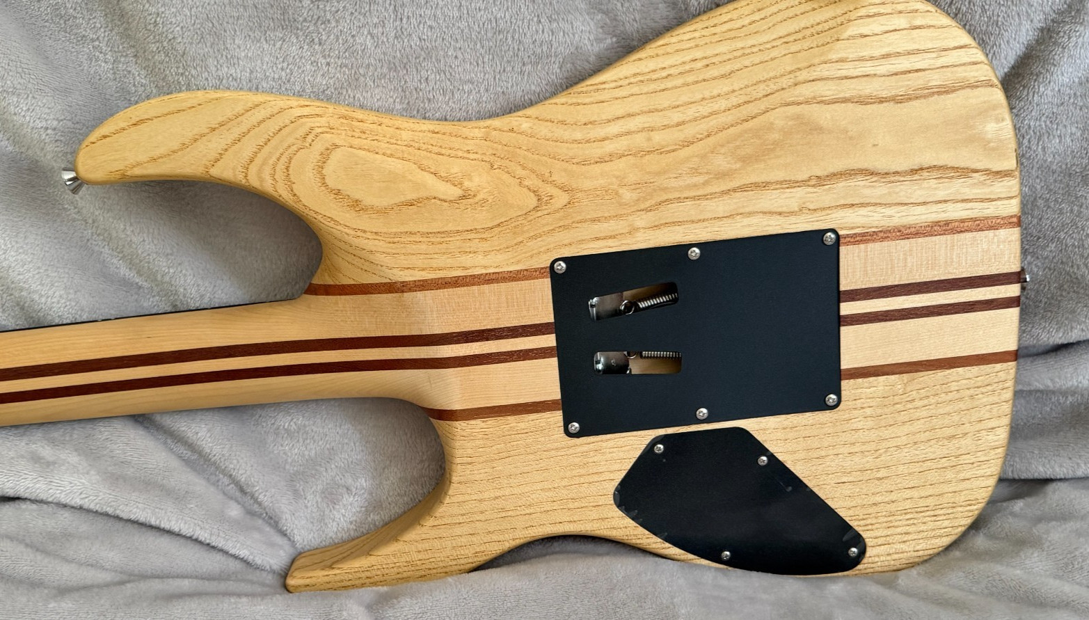 BullFighter- JACOBS MODS PRO-SETUP Neck thru electric guitar Beautiful/ Video