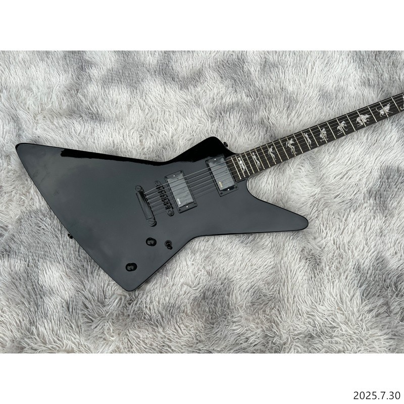 Eelctric guitar wolf to man inlay explorer black ebony fingerboard passive picku