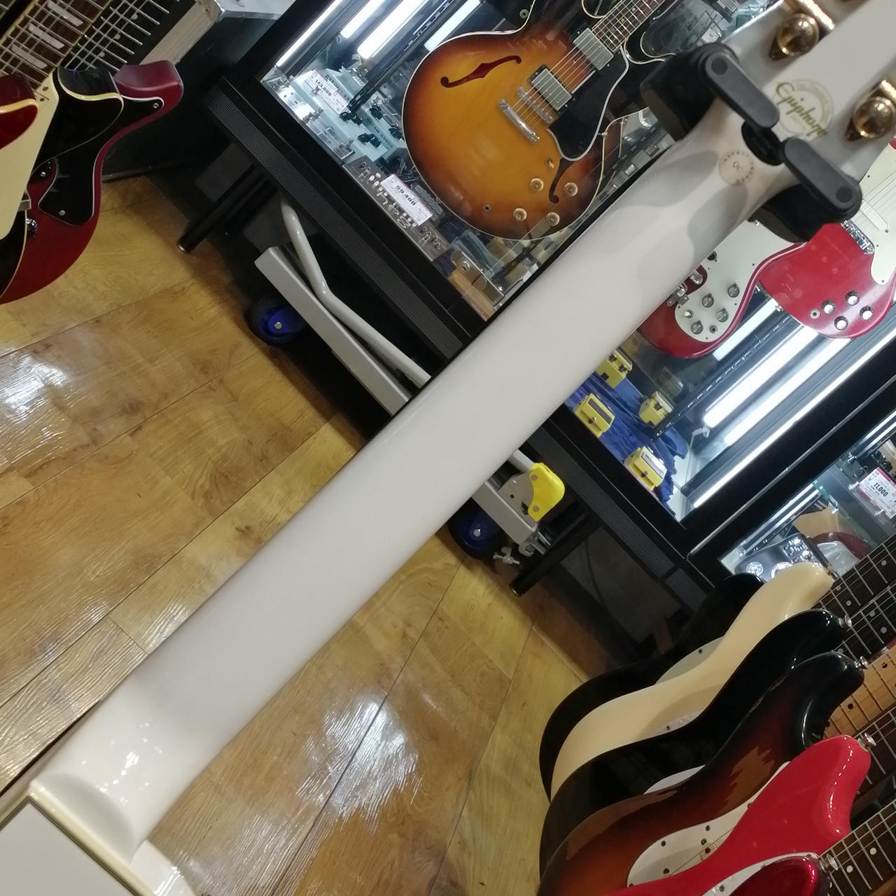 EPIPHONE LES PAUL CUSTOM PRO Electric Guitar-02