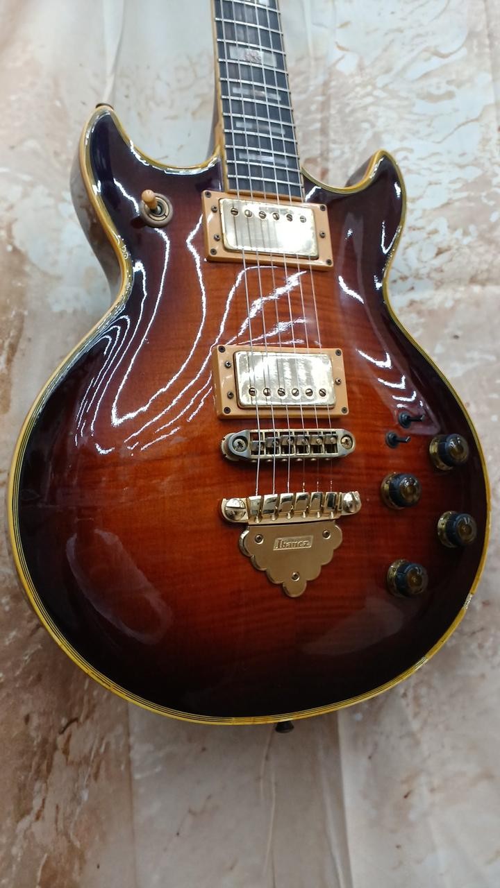 IBANEZ AR300AV electric guitar