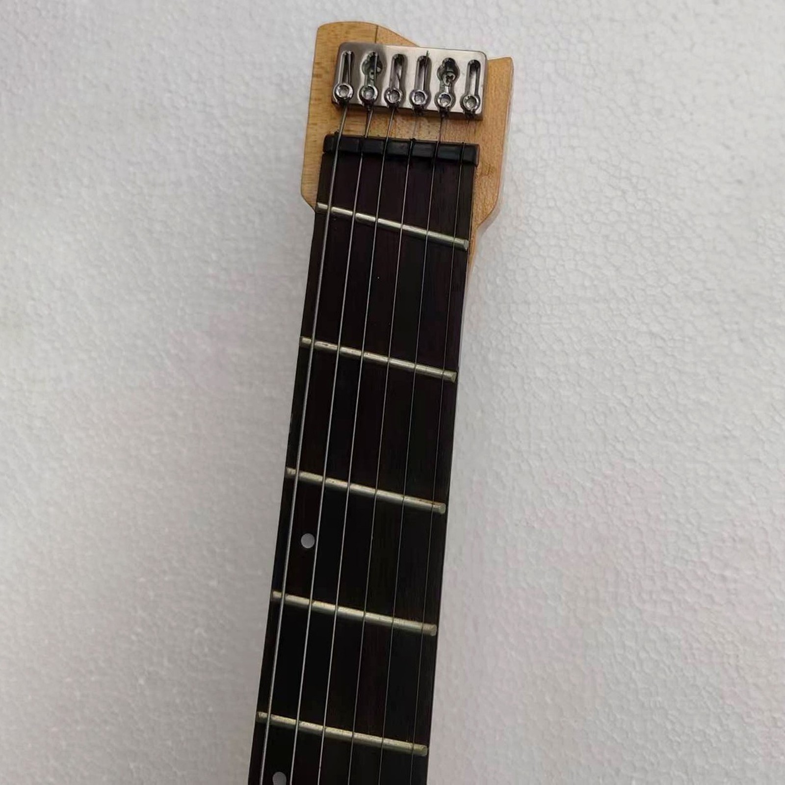 Headless Green Electric Guitar Single Bridge Rosewood Fretboard Cat Headstock