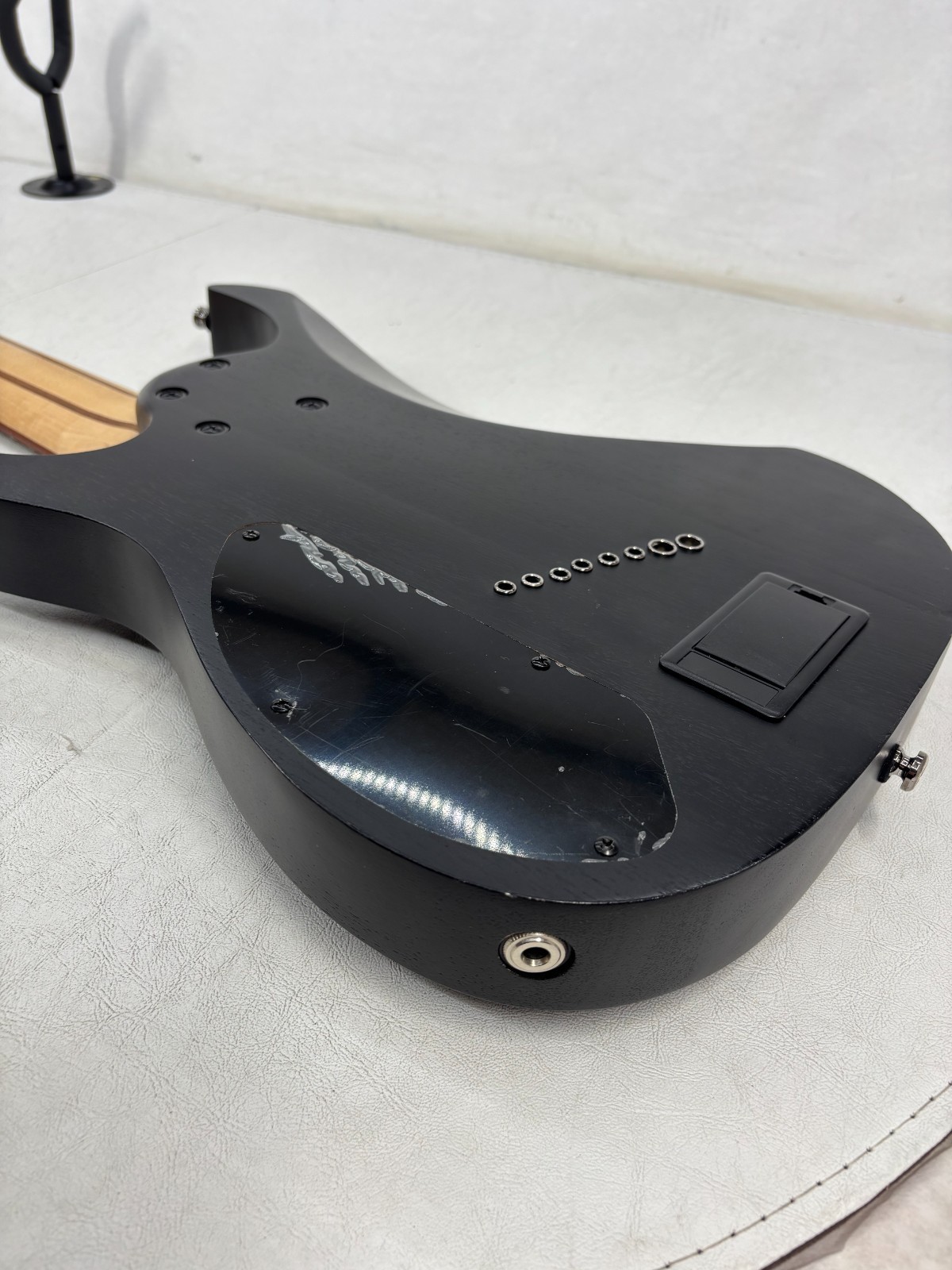Ibanez RG Iron Label RGIM8MH Multi-Scale – Weathered Black