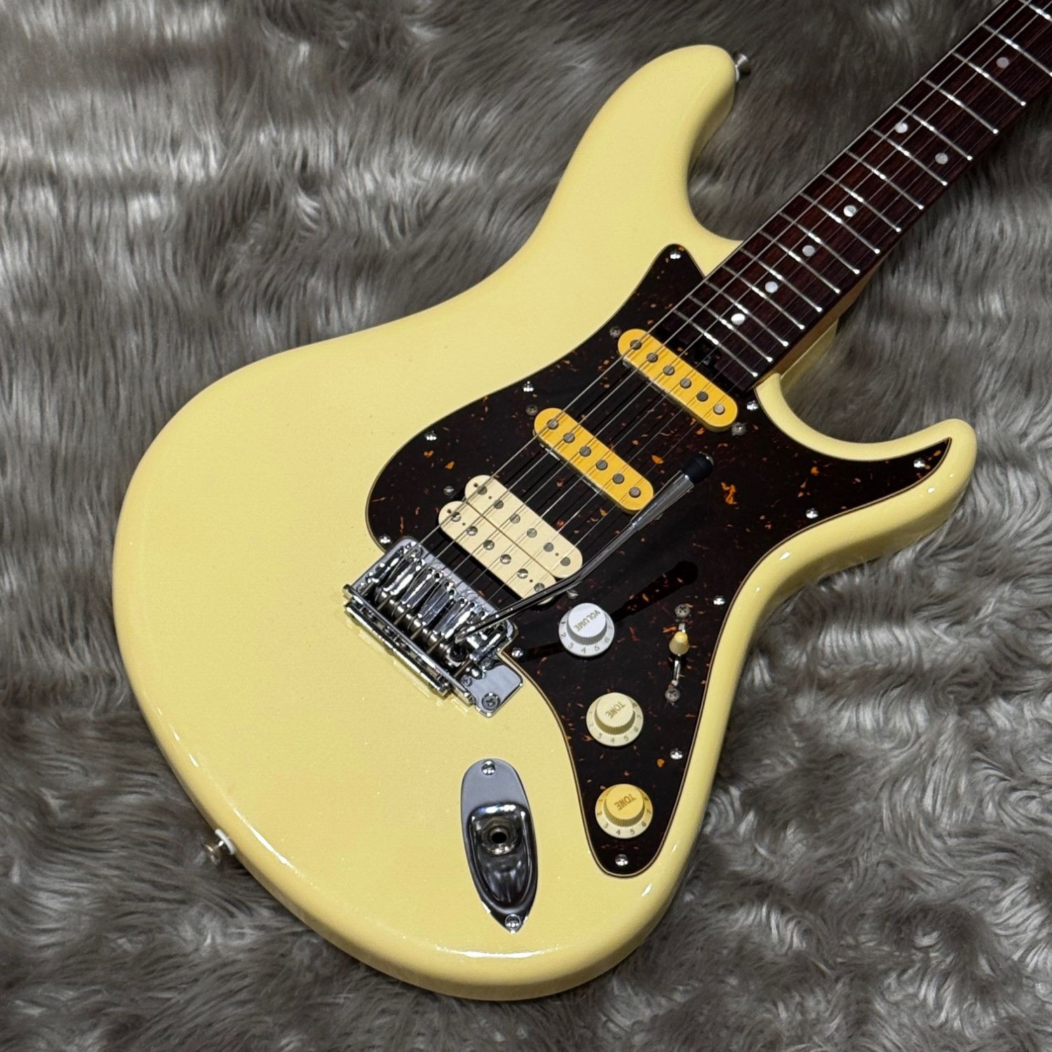 Used Sago Sonia Japan Yellow Electric guitar 22 Frets 6 Strings