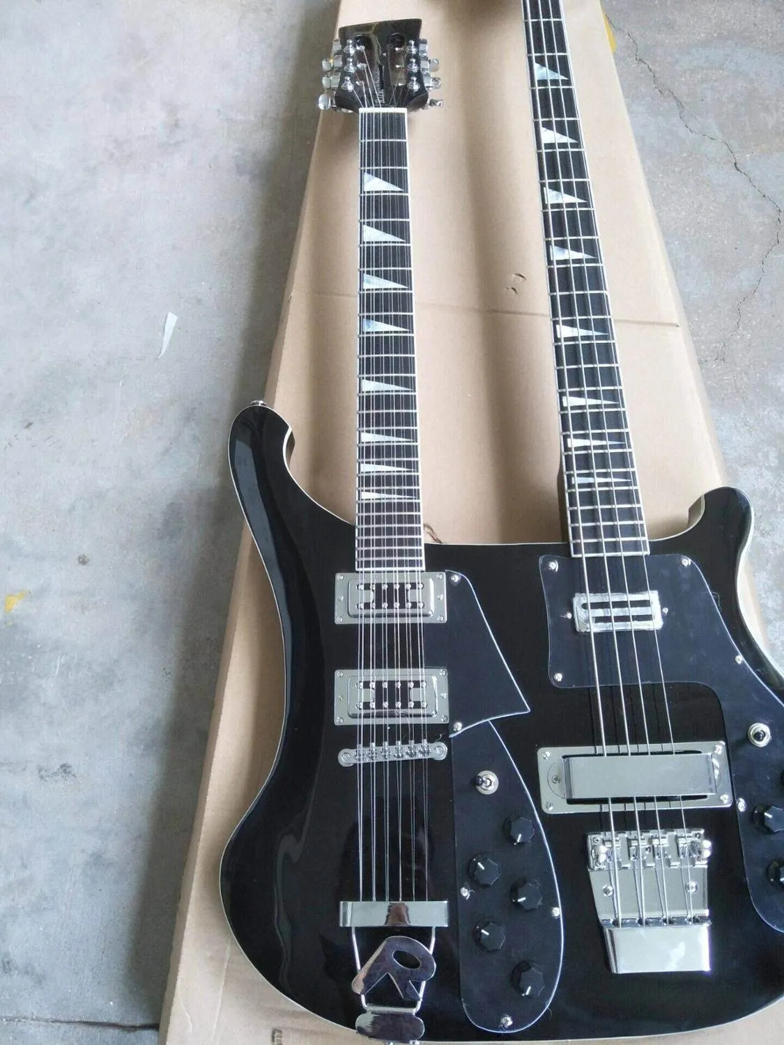 Double Neck Guitar Black 4 String Bass+12 String Electric Guitar