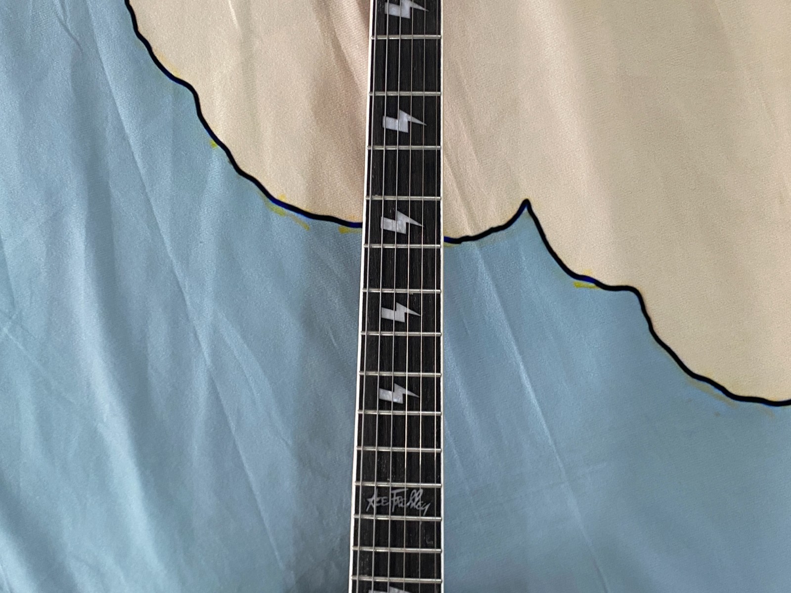 HHH pickups Electric Guitar – Flame maple top mahogany body rosewood fretboard