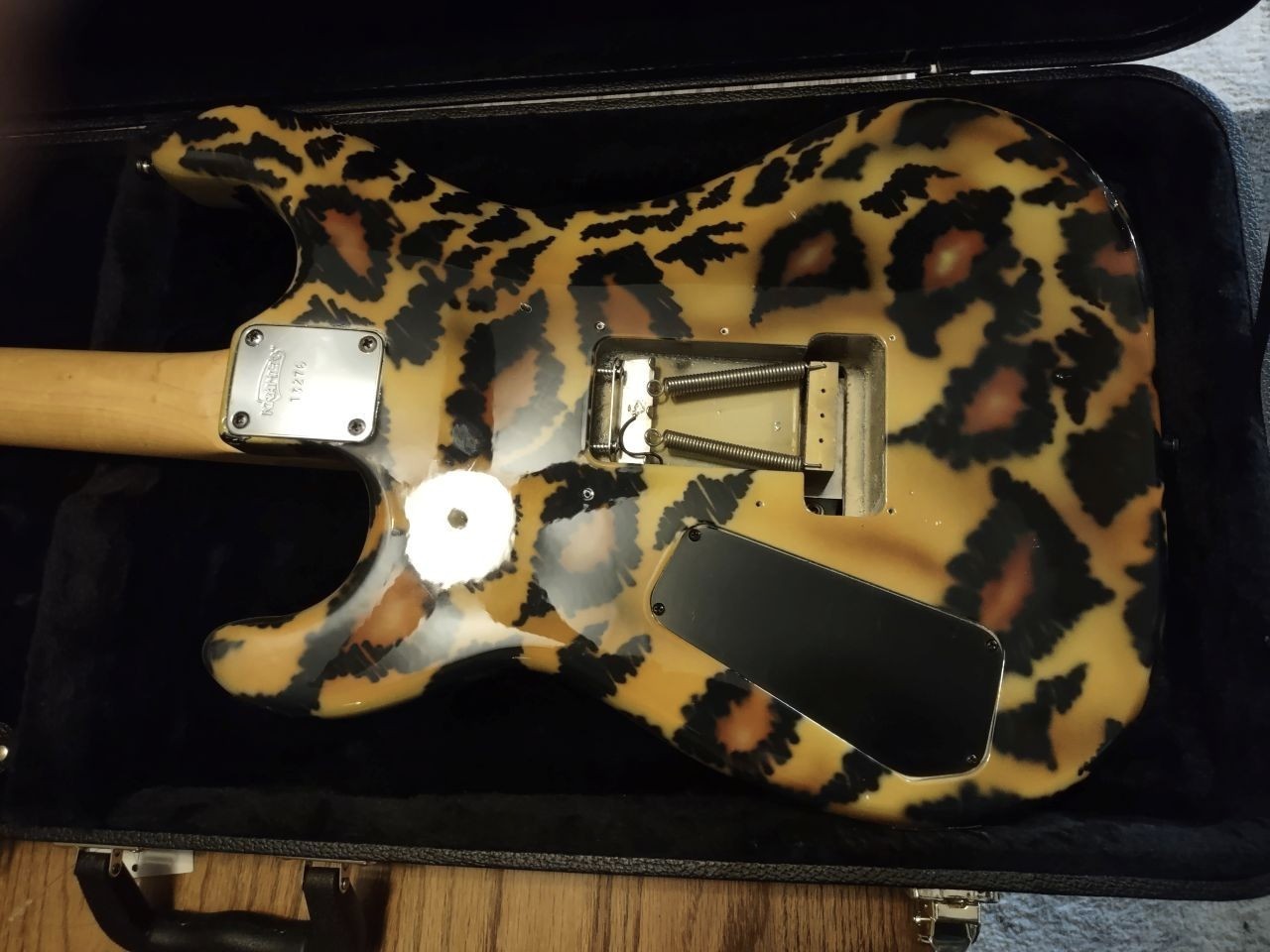 Kramer Focus 1000 (Custom leopard paint).