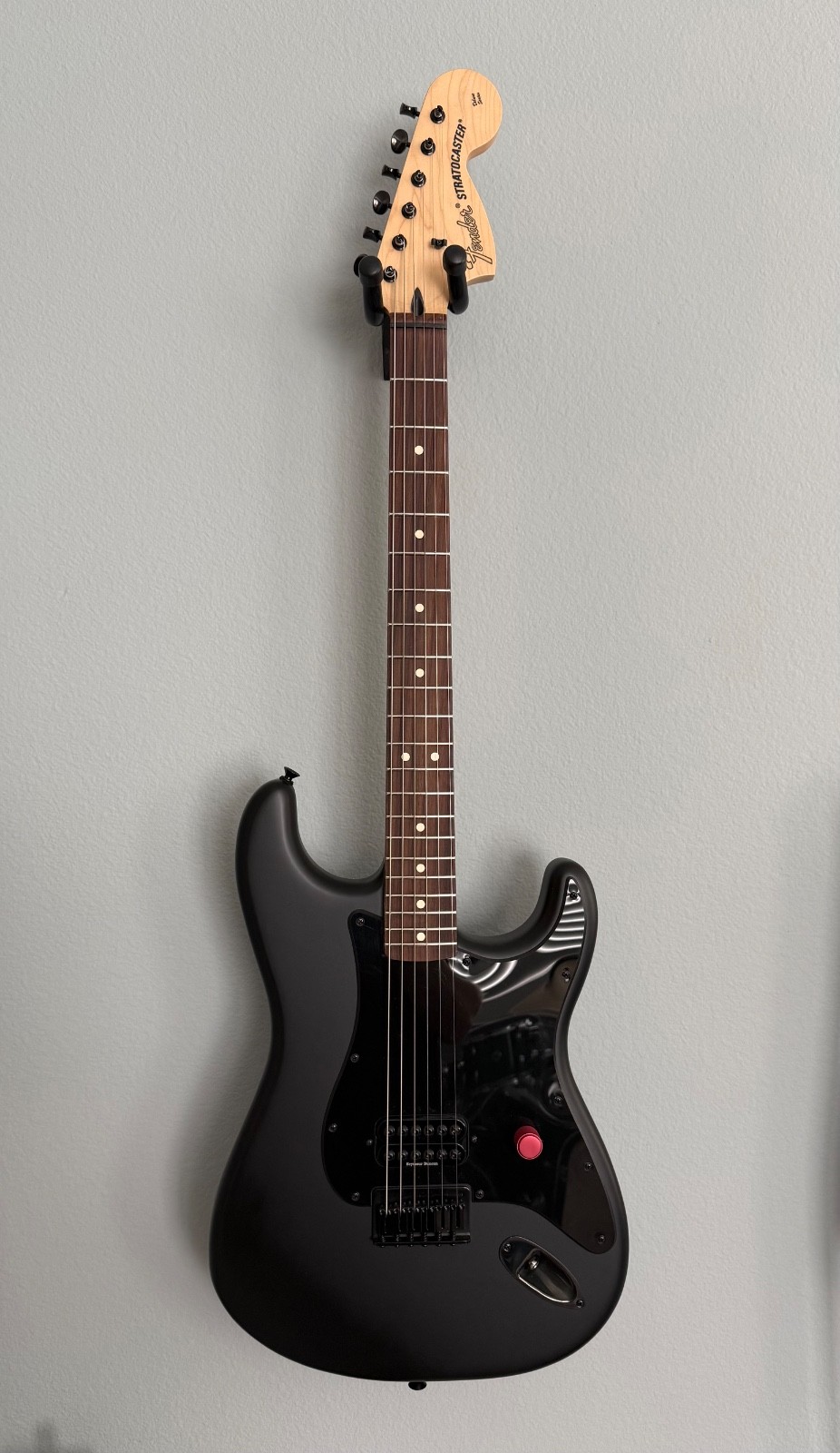 Fender – To The Stars TTS – Limited Edition Tom Delonge Stratocaster – Blackout