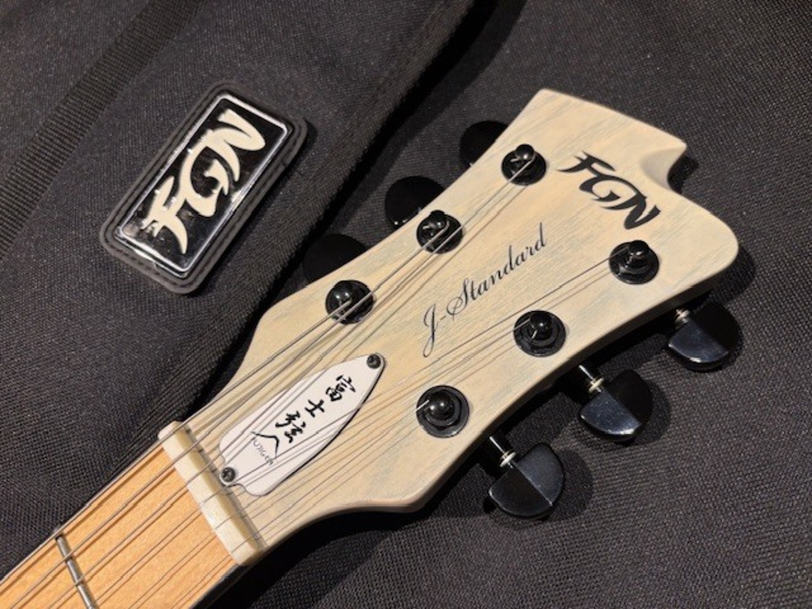 Fujigen(FGN) JFL-FT-ASH-DE664-M Used Ash Body Mahogany Neck White w/Soft Case
